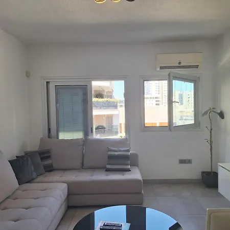 Oceanside Living - Modern 1 Bedroom